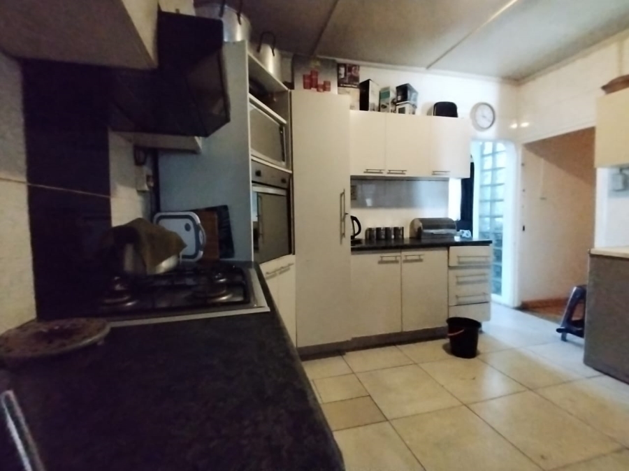 3 Bedroom Property for Sale in Silvertown Western Cape